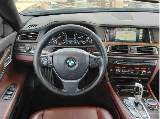 Car image 25