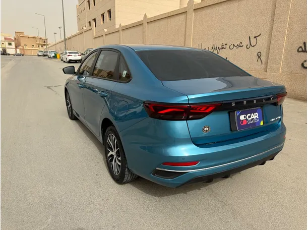 Car image 7