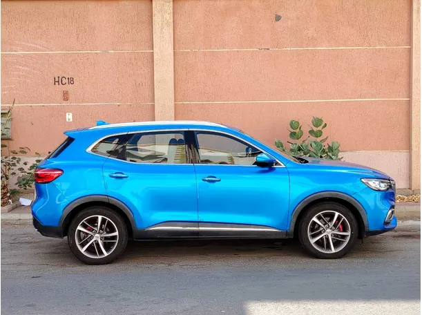 Car image 4