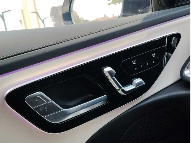 Car image 28