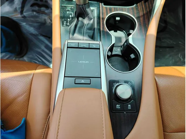 Car image 23