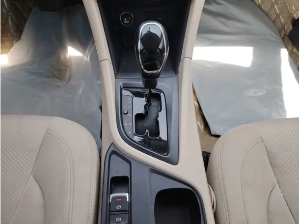 Car image 19