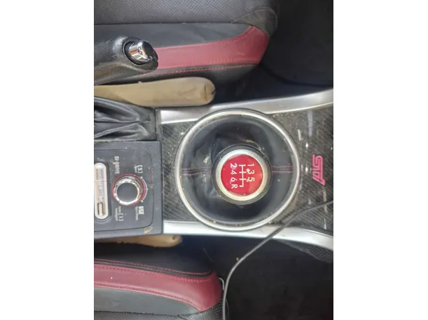 Car image 15