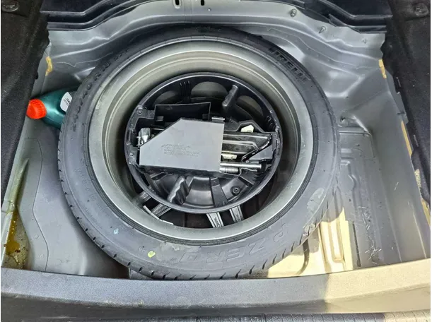 Car image 34