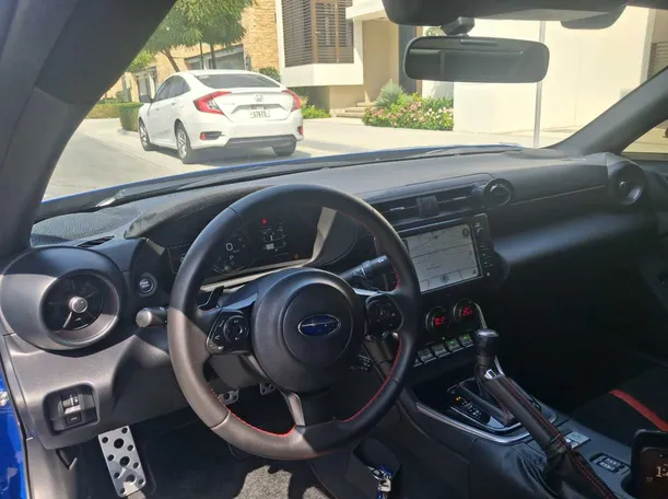 Car image 11