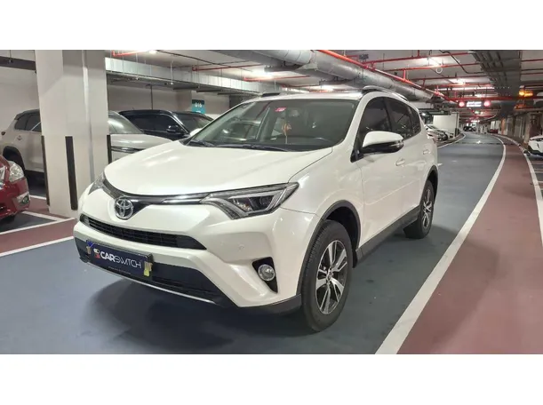 2018 تويوتا راف فور في الإمارات