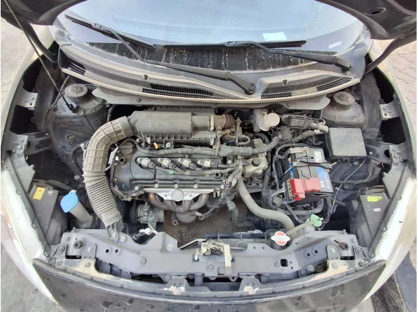 Car image 18