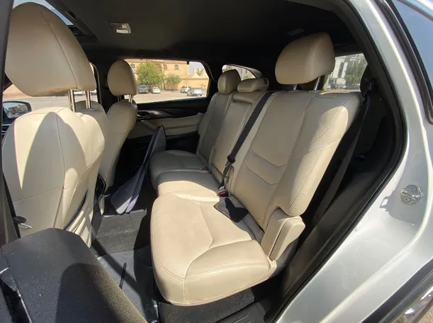 Car image 13