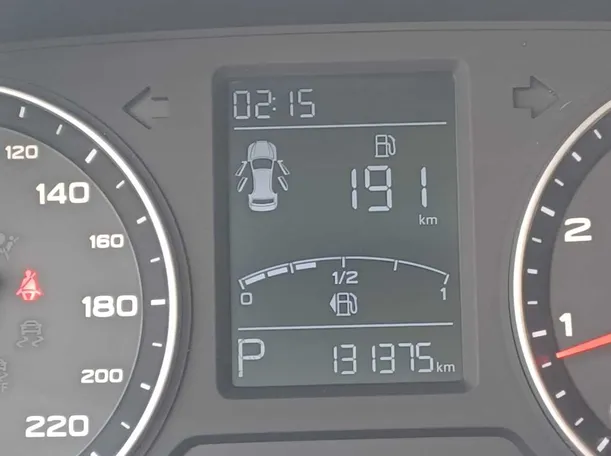 Car image 17