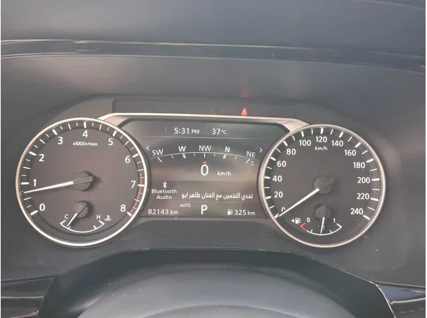 Car image 19