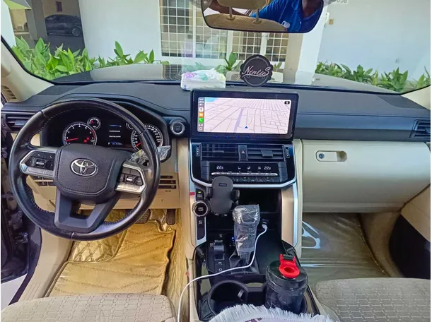 Car image 21