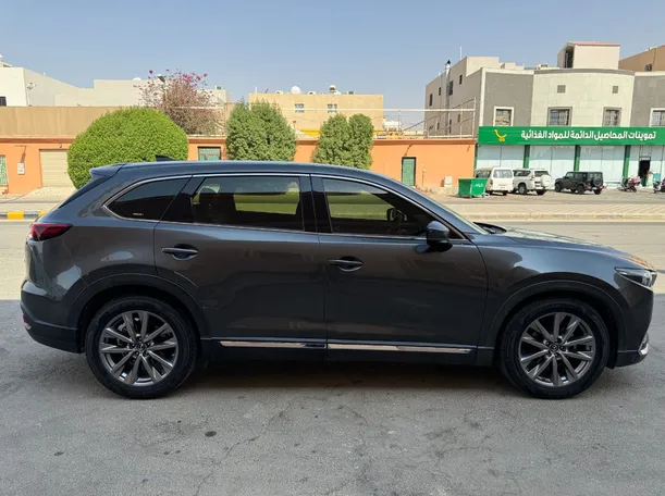 Car image 4