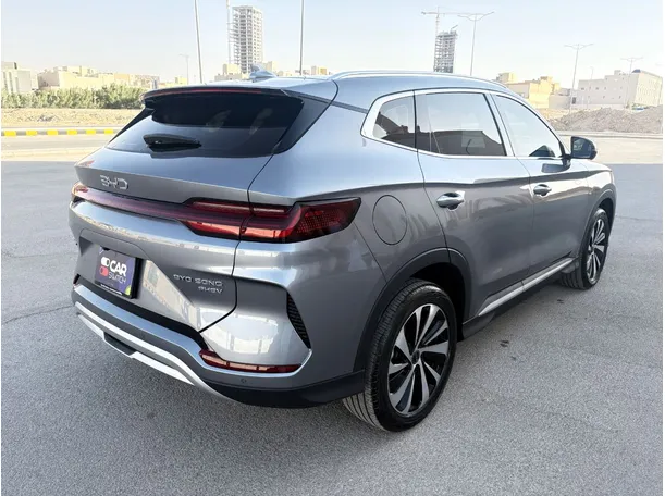 Car image 5