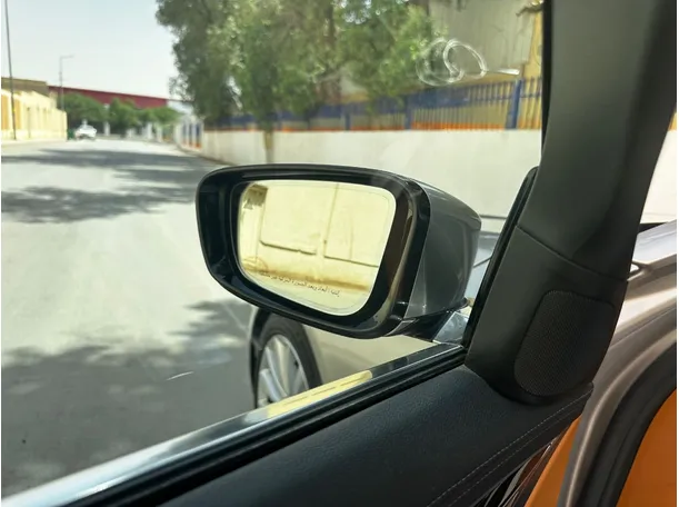 Car image 29