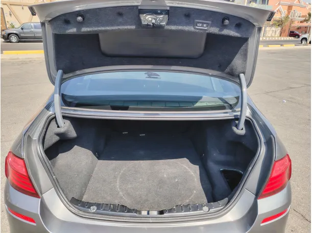 Car image 26