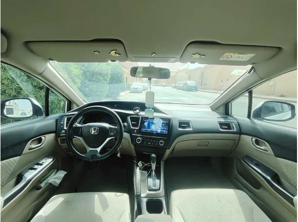 Car image 18