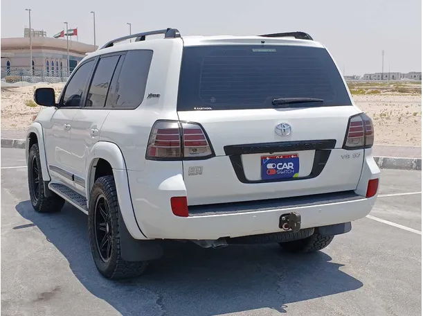 Car image 7