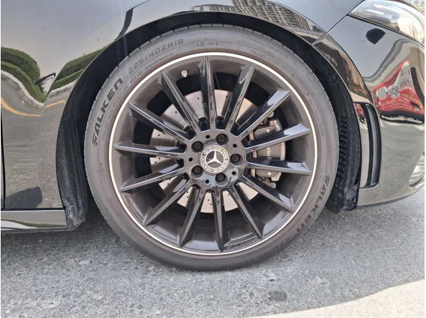 Car image 9