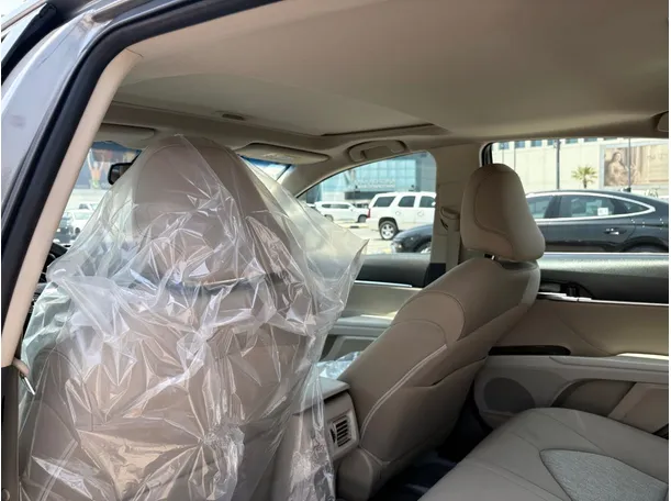 Car image 17
