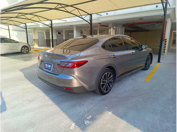 Car image 7
