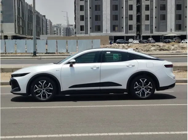 Car image 8