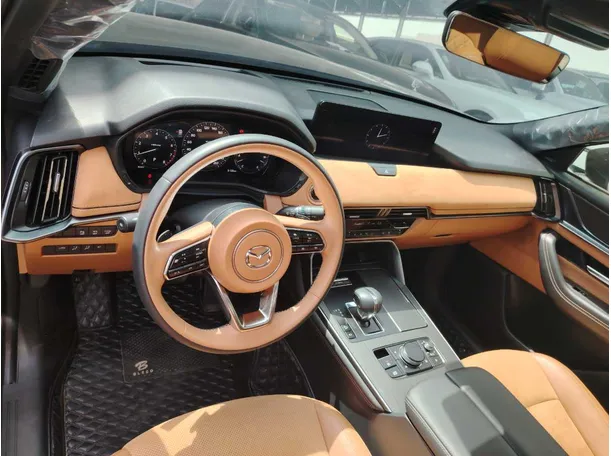 Car image 15