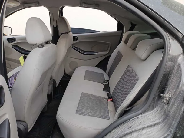 Car image 13