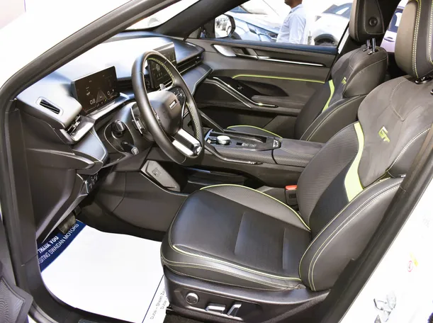 Car image 5