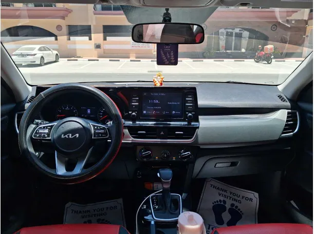 Car image 16