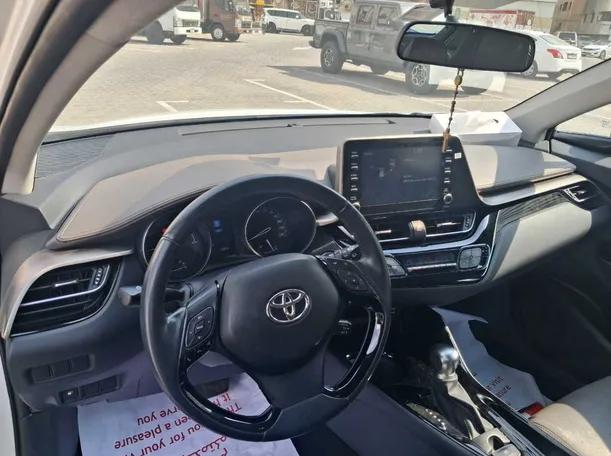 Car image 11