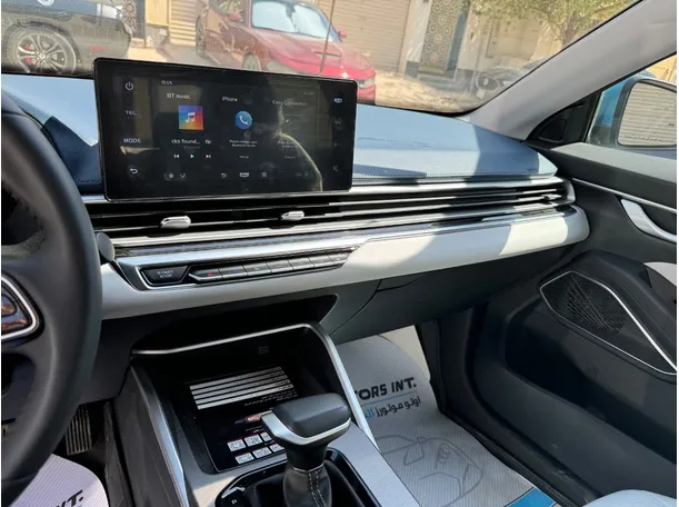Car image 17