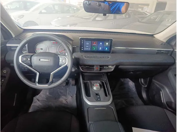 Car image 19