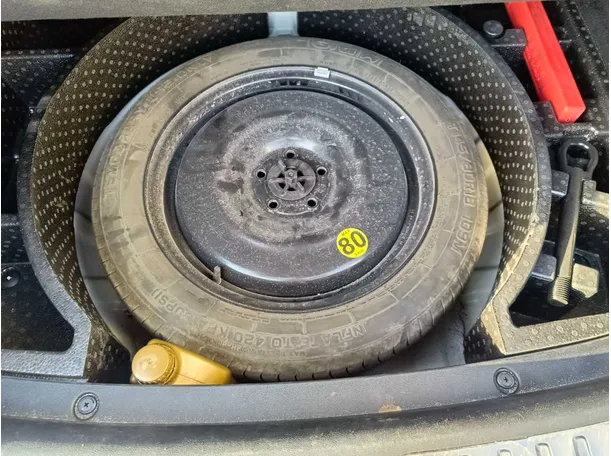 Car image 36