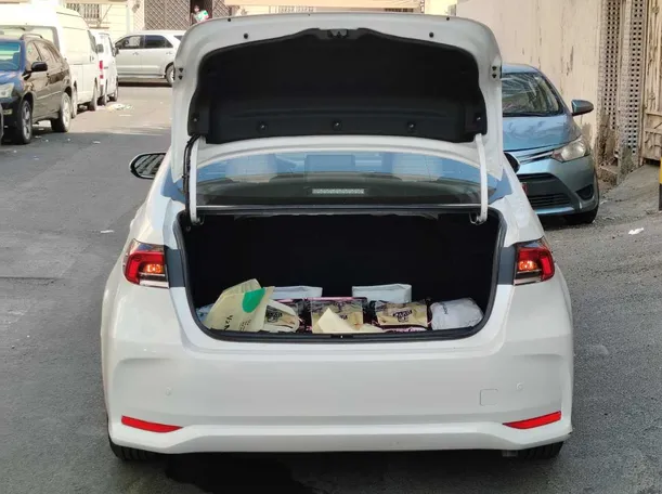 Car image 24