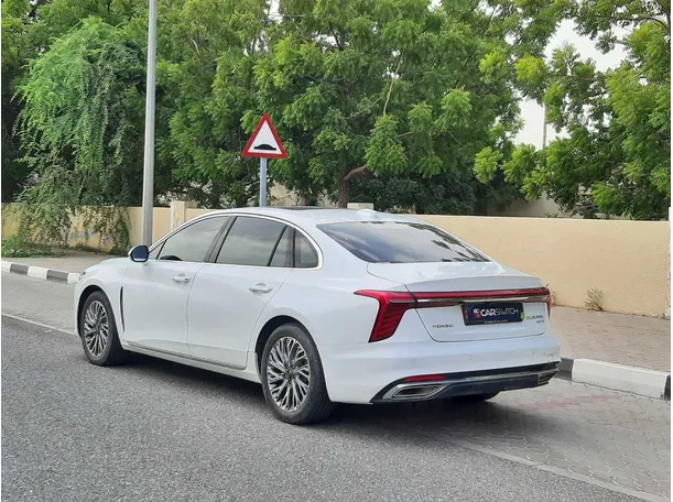 Car image 7