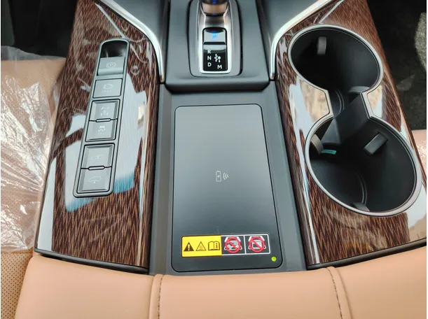 Car image 20