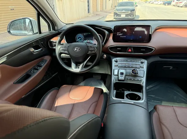Car image 15