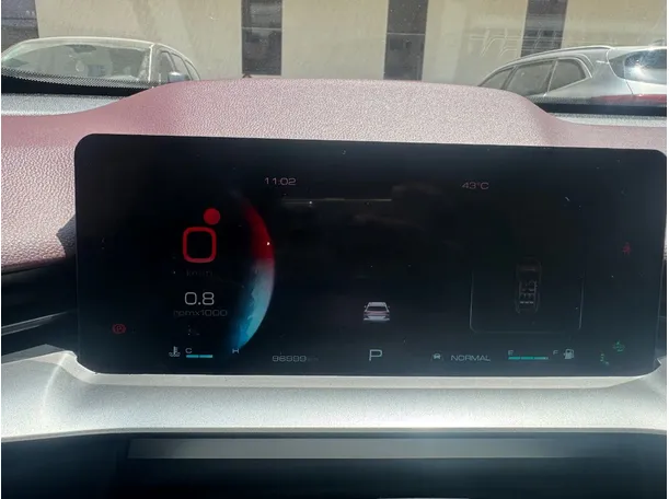 Car image 18