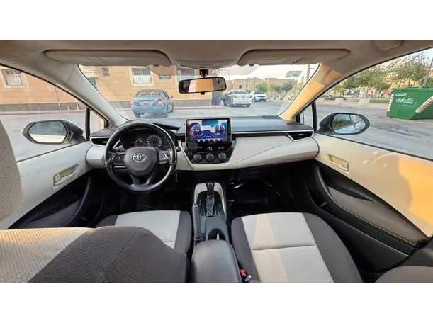 Car image 15