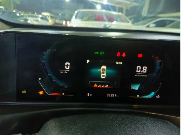 Car image 18