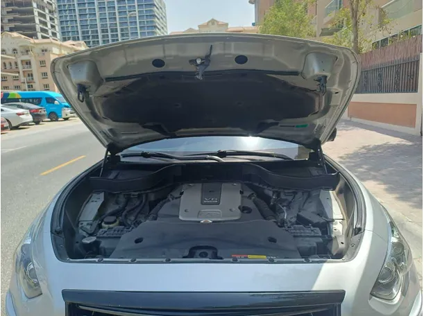 Car image 25
