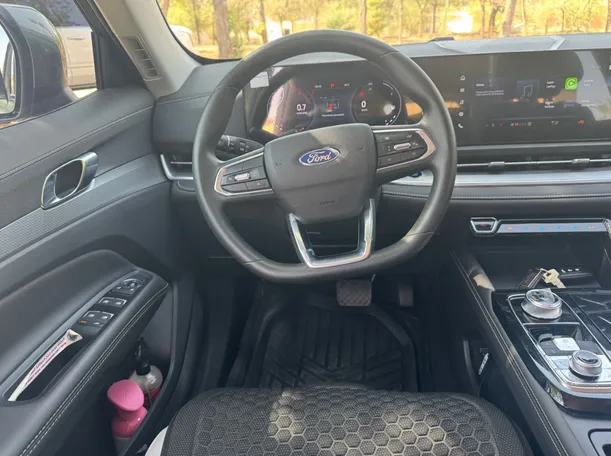 Car image 17