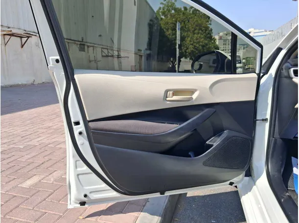 Car image 10