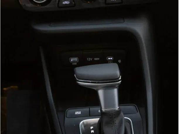 Car image 13
