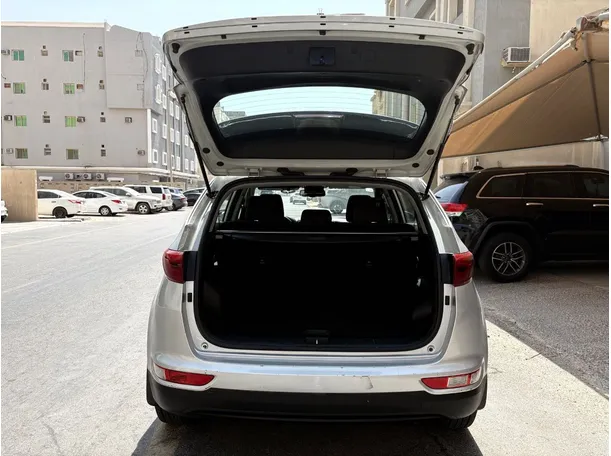 Car image 23