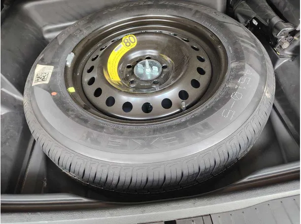 Car image 39
