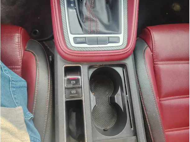 Car image 24
