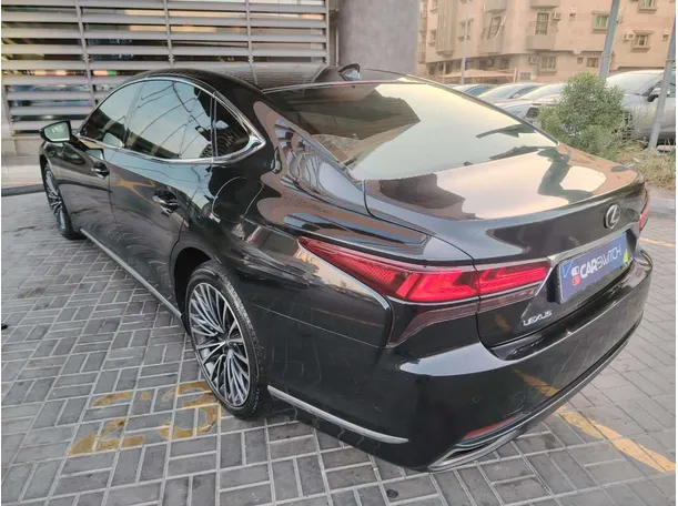 Car image 7