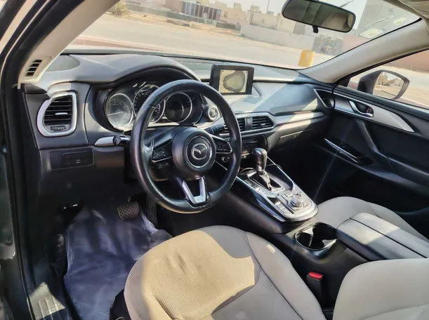 Car image 12