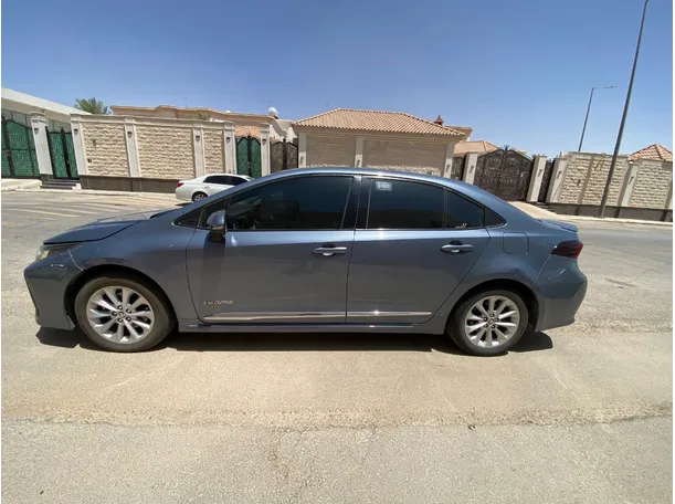 Car image 8